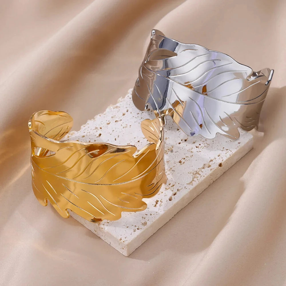 Radiant Texture Cuff Set