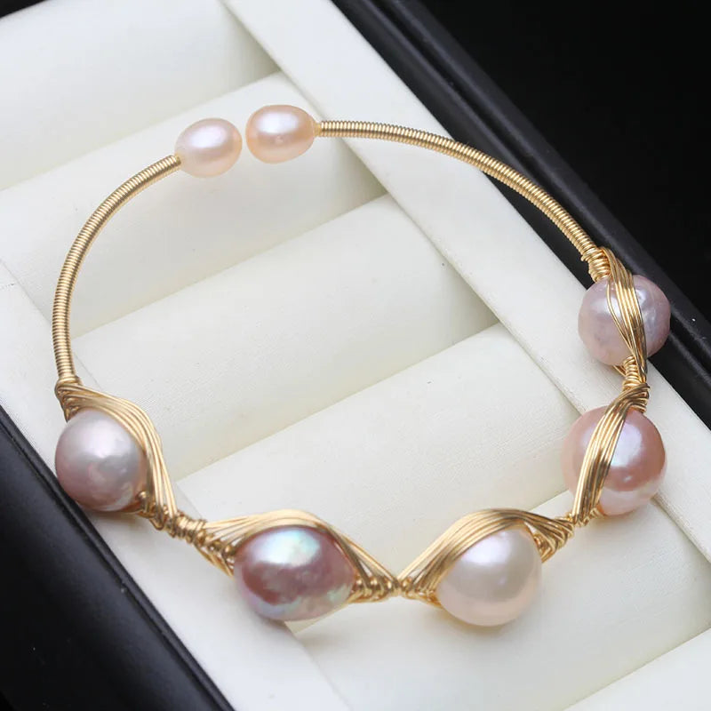 Elegant Aurora Pearl Bracelet